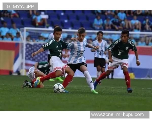 博卡青年与奥林匹奥的激烈对决揭示足球魅力与战术智慧的较量